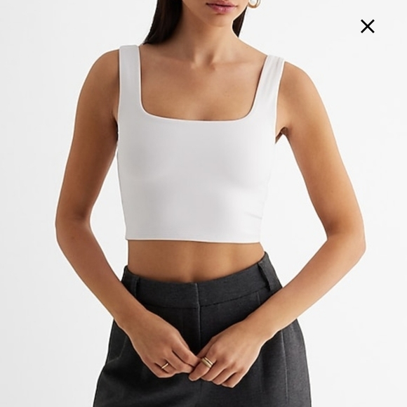 Body Contour Cropped Square Neck Tank - Picture 3 of 9